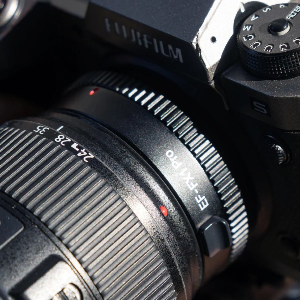 Адаптер Viltrox EF-FX1 Pro для объектива EF/EF-S на байонет X-mount