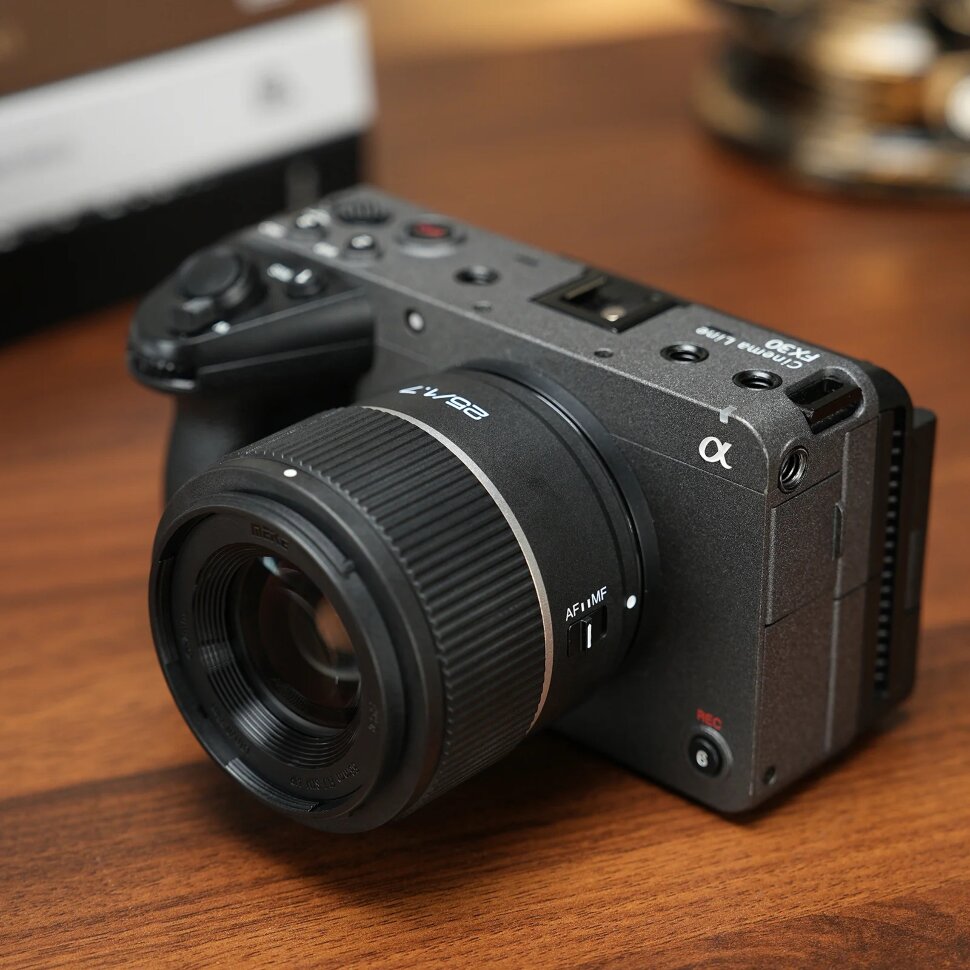 Объектив Meike AIR 25mm F1.7 STM Z-mount Чёрный