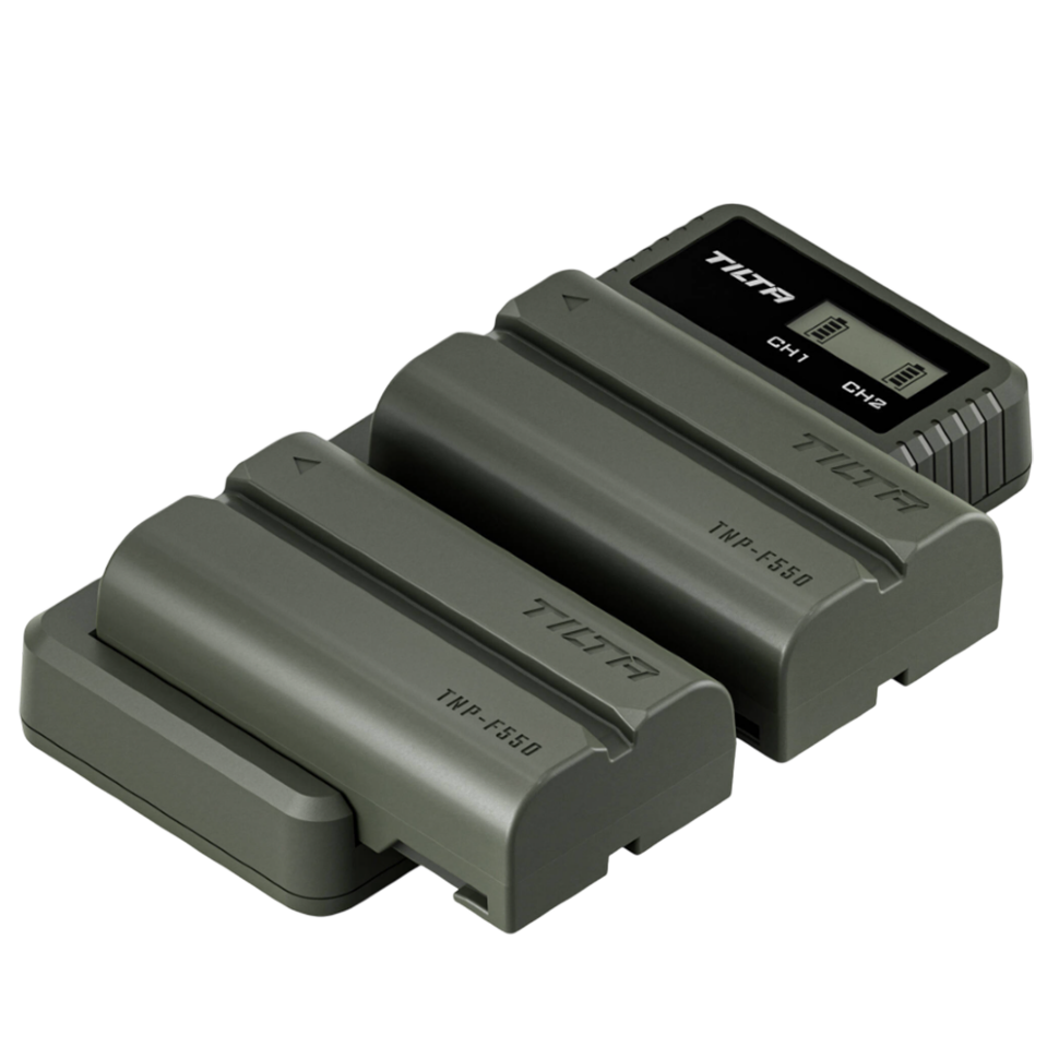 2 аккумулятора NP-F550 + зарядное устройство Tilta Battery Charger Зелёное preOrder=24.11.2026